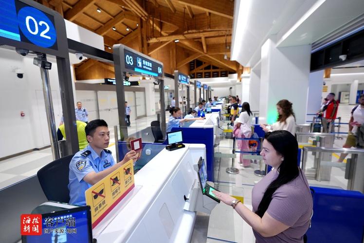 三亞鳳凰國際機場口岸上半年出入境人數突破47.3萬 口岸服務持續優化保障客流暢通